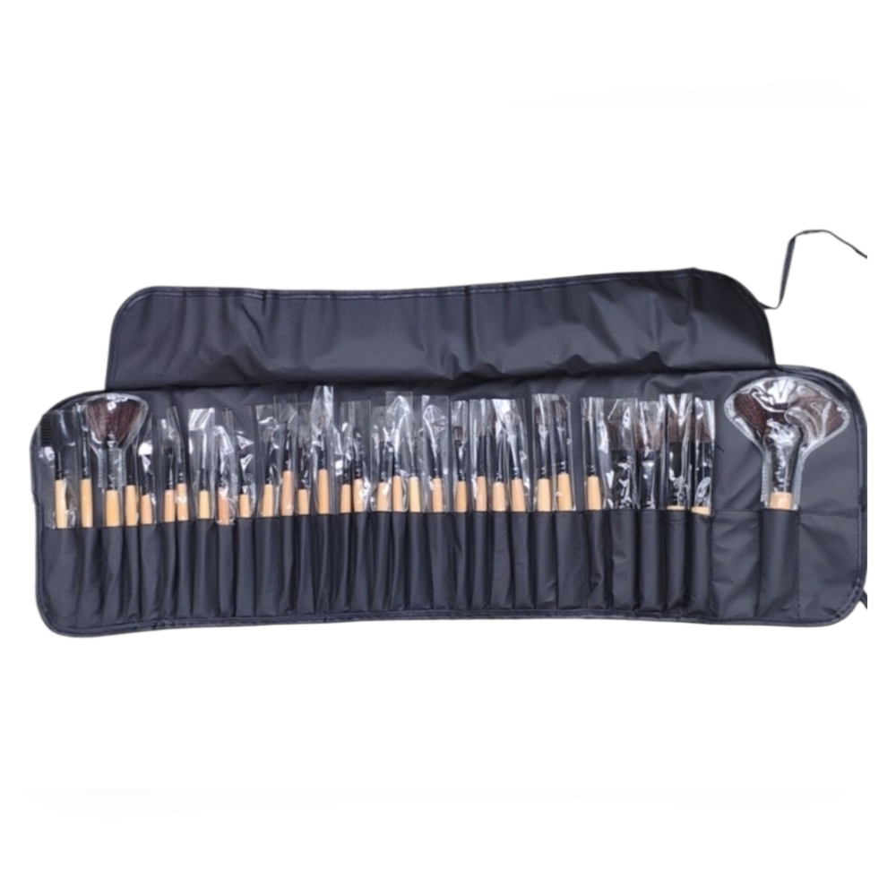 Makeup 32 Pieces Brush Set with Case NIP